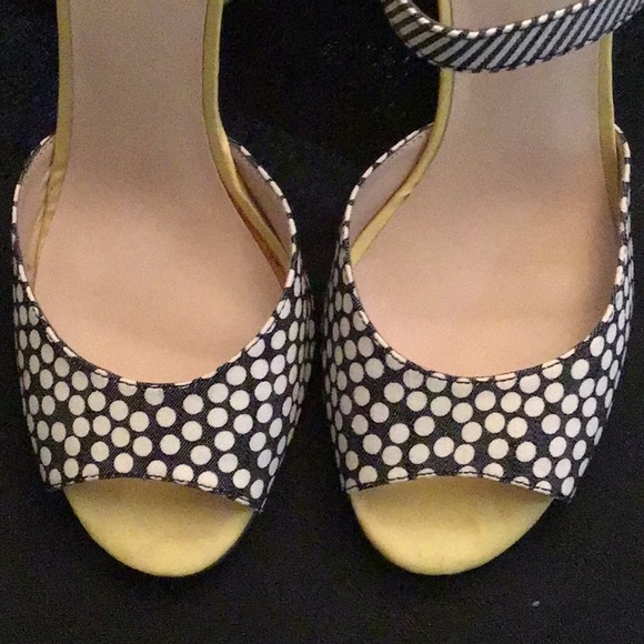 Shoes - Picture 4 of 5